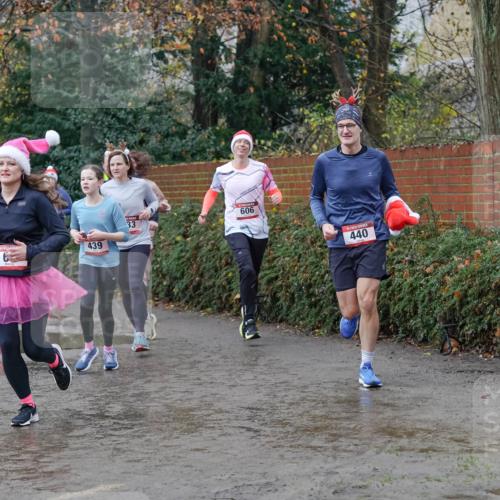 07.12.2025 - St. Pauli X-Mass-Run No. 15 Michael Burmester http://msf.ph/oto/9402318 07.12.2025 10:42:04 Laufen 439, 33, 606, 440 meine-sportfotos.de