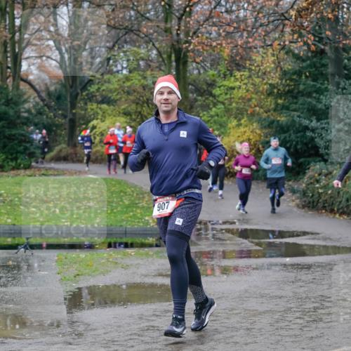 07.12.2025 - St. Pauli X-Mass-Run No. 15 Michael Burmester http://msf.ph/oto/9402346 07.12.2025 10:42:13 Laufen 3, 907, 376 meine-sportfotos.de