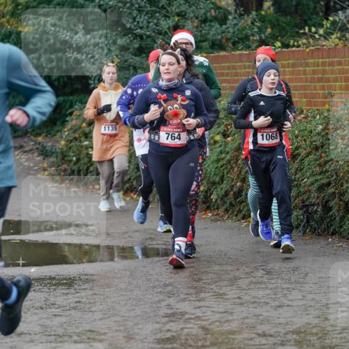 07.12.2025 - St. Pauli X-Mass-Run No. 15 Michael Burmester http://msf.ph/oto/9402361 07.12.2025 10:42:19 Laufen 1637, 1139, 764, 1068 meine-sportfotos.de