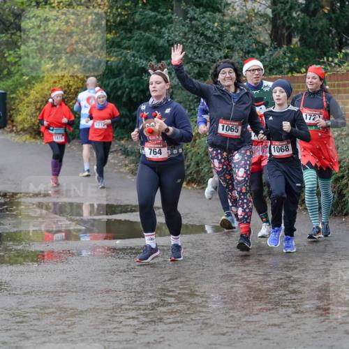 07.12.2025 - St. Pauli X-Mass-Run No. 15 Michael Burmester http://msf.ph/oto/9402363 07.12.2025 10:42:20 Laufen 1411, 1212, 764, 1065, 1068, 172 meine-sportfotos.de