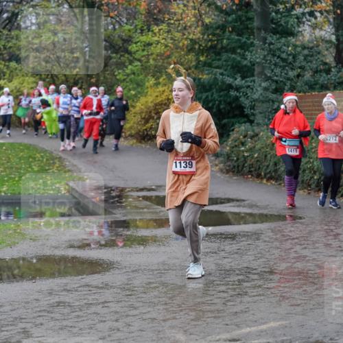 07.12.2025 - St. Pauli X-Mass-Run No. 15 Michael Burmester http://msf.ph/oto/9402378 07.12.2025 10:42:23 Laufen 1139, 1411, 212 meine-sportfotos.de