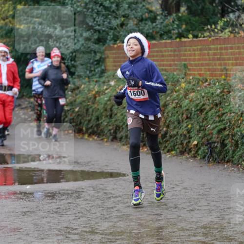 07.12.2025 - St. Pauli X-Mass-Run No. 15 Michael Burmester http://msf.ph/oto/9402391 07.12.2025 10:42:27 Laufen 1600 meine-sportfotos.de