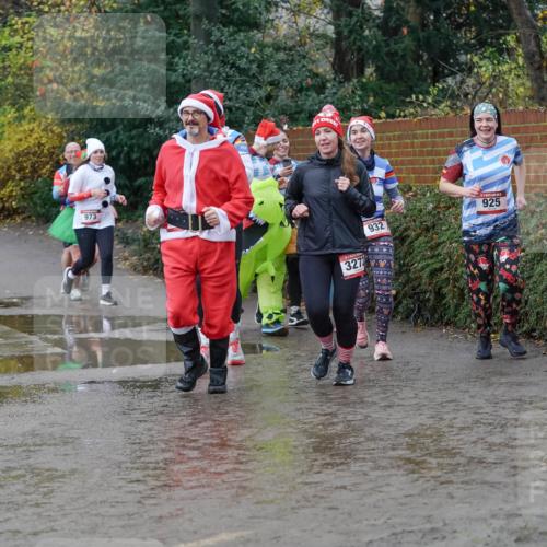 07.12.2025 - St. Pauli X-Mass-Run No. 15 Michael Burmester http://msf.ph/oto/9402403 07.12.2025 10:42:32 Laufen 973, 932 meine-sportfotos.de