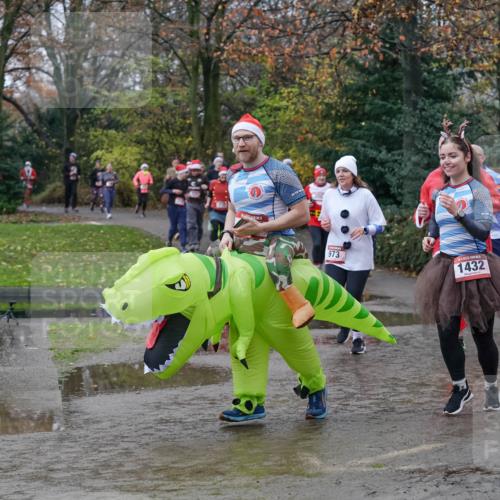 07.12.2025 - St. Pauli X-Mass-Run No. 15 Michael Burmester http://msf.ph/oto/9402422 07.12.2025 10:42:36 Laufen 973, 1432, 2254 meine-sportfotos.de