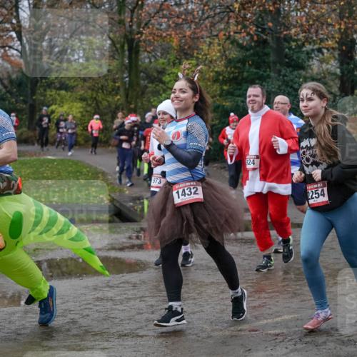 07.12.2025 - St. Pauli X-Mass-Run No. 15 Michael Burmester http://msf.ph/oto/9402425 07.12.2025 10:42:37 Laufen 973, 1432, 924, 5, 2254, 1092 meine-sportfotos.de