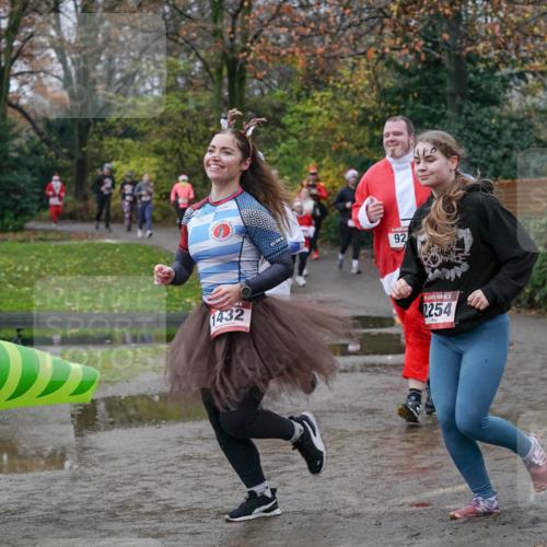 07.12.2025 - St. Pauli X-Mass-Run No. 15 Michael Burmester http://msf.ph/oto/9402427 07.12.2025 10:42:37 Laufen 1432, 92, 15, 2254, 1092 meine-sportfotos.de