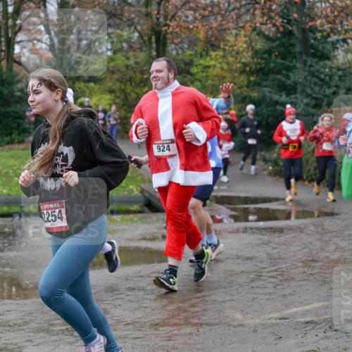 07.12.2025 - St. Pauli X-Mass-Run No. 15 Michael Burmester http://msf.ph/oto/9402430 07.12.2025 10:42:38 Laufen 15, 254, 924, 1092 meine-sportfotos.de