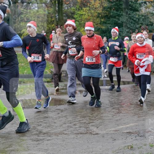 07.12.2025 - St. Pauli X-Mass-Run No. 15 Michael Burmester http://msf.ph/oto/9402456 07.12.2025 10:42:45 Laufen 657, 1, 997, 151, 22, 281, 215, 1102, 216, 128 meine-sportfotos.de