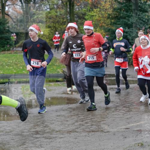 07.12.2025 - St. Pauli X-Mass-Run No. 15 Michael Burmester http://msf.ph/oto/9402458 07.12.2025 10:42:45 Laufen 1, 216, 222, 215, 7102, 128 meine-sportfotos.de