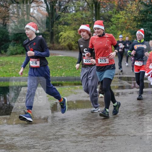 07.12.2025 - St. Pauli X-Mass-Run No. 15 Michael Burmester http://msf.ph/oto/9402461 07.12.2025 10:42:45 Laufen 216, 609, 222, 215, 7102 meine-sportfotos.de