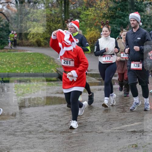 07.12.2025 - St. Pauli X-Mass-Run No. 15 Michael Burmester http://msf.ph/oto/9402465 07.12.2025 10:42:46 Laufen 22, 15, 281, 215, 117, 875, 128, 151, 160 meine-sportfotos.de