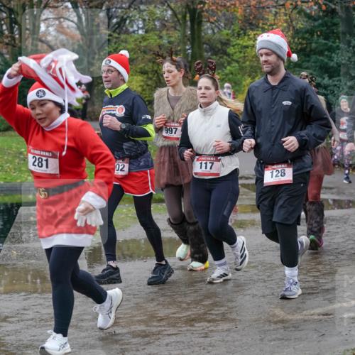 07.12.2025 - St. Pauli X-Mass-Run No. 15 Michael Burmester http://msf.ph/oto/9402467 07.12.2025 10:42:47 Laufen 281, 02, 997, 15, 117, 128, 151, 60 meine-sportfotos.de