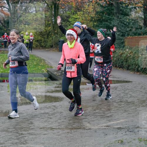 07.12.2025 - St. Pauli X-Mass-Run No. 15 Michael Burmester http://msf.ph/oto/9402485 07.12.2025 10:42:51 Laufen 298, 15, 300, 1670, 1705 meine-sportfotos.de