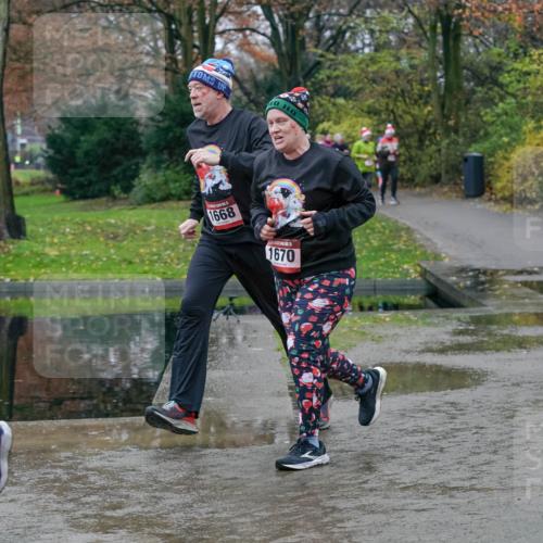 07.12.2025 - St. Pauli X-Mass-Run No. 15 Michael Burmester http://msf.ph/oto/9402493 07.12.2025 10:42:52 Laufen 0, 1668, 1670 meine-sportfotos.de