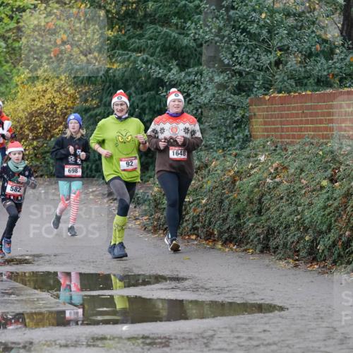 07.12.2025 - St. Pauli X-Mass-Run No. 15 Michael Burmester http://msf.ph/oto/9402513 07.12.2025 10:42:59 Laufen 702, 97, 2772, 582, 698, 92, 1648 meine-sportfotos.de