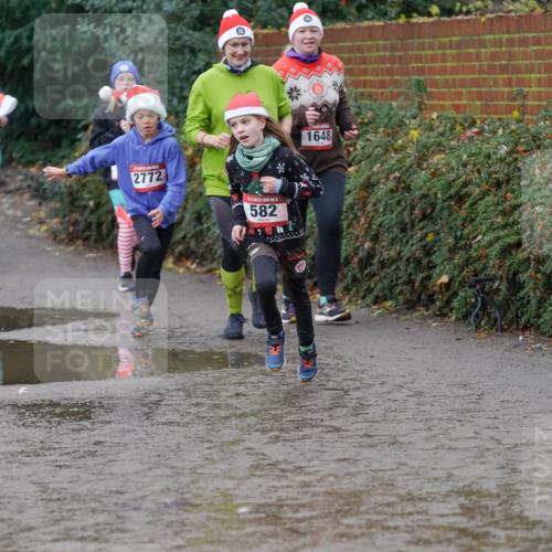 07.12.2025 - St. Pauli X-Mass-Run No. 15 Michael Burmester http://msf.ph/oto/9402519 07.12.2025 10:43:01 Laufen 702, 2772, 15, 582, 1648 meine-sportfotos.de