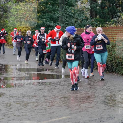 07.12.2025 - St. Pauli X-Mass-Run No. 15 Michael Burmester http://msf.ph/oto/9402538 07.12.2025 10:43:06 Laufen 1860, 1596, 853, 1854, 1857, 698, 3999, 697 meine-sportfotos.de