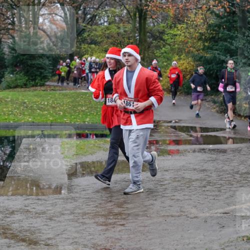 07.12.2025 - St. Pauli X-Mass-Run No. 15 Michael Burmester http://msf.ph/oto/9402576 07.12.2025 10:43:15 Laufen 18, 1861, 734, 831, 2884 meine-sportfotos.de