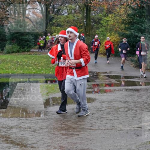 07.12.2025 - St. Pauli X-Mass-Run No. 15 Michael Burmester http://msf.ph/oto/9402577 07.12.2025 10:43:15 Laufen 186, 2884 meine-sportfotos.de