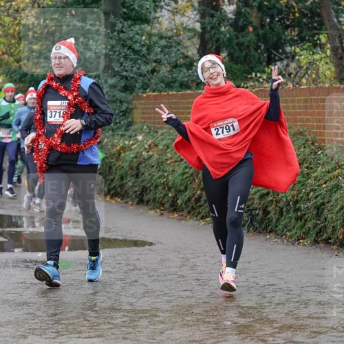 07.12.2025 - St. Pauli X-Mass-Run No. 15 Michael Burmester http://msf.ph/oto/9402607 07.12.2025 10:43:23 Laufen 3, 3719, 3719, 2791 meine-sportfotos.de