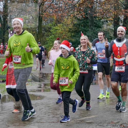 07.12.2025 - St. Pauli X-Mass-Run No. 15 Michael Burmester http://msf.ph/oto/9402645 07.12.2025 10:43:34 Laufen 19, 46, 402, 994, 403, 286 meine-sportfotos.de