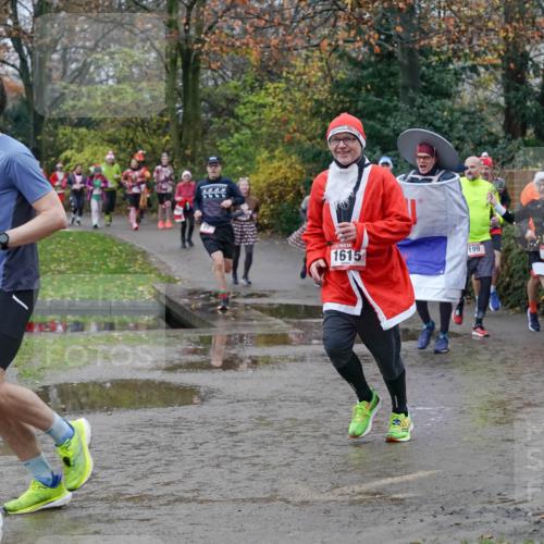 07.12.2025 - St. Pauli X-Mass-Run No. 15 Michael Burmester http://msf.ph/oto/9402652 07.12.2025 10:43:36 Laufen 1615, 199, 332, 740 meine-sportfotos.de