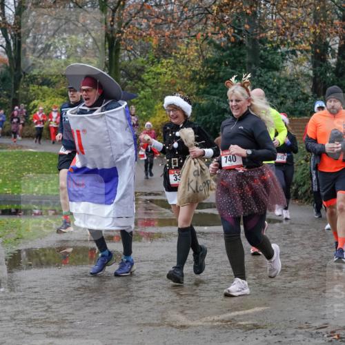 07.12.2025 - St. Pauli X-Mass-Run No. 15 Michael Burmester http://msf.ph/oto/9402666 07.12.2025 10:43:38 Laufen 33, 740, 045, 1401 meine-sportfotos.de