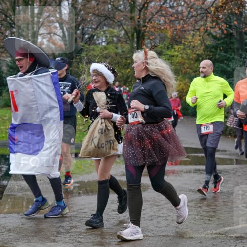07.12.2025 - St. Pauli X-Mass-Run No. 15 Michael Burmester http://msf.ph/oto/9402673 07.12.2025 10:43:39 Laufen 740, 40, 199 meine-sportfotos.de