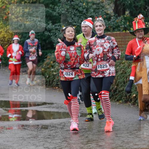 07.12.2025 - St. Pauli X-Mass-Run No. 15 Michael Burmester http://msf.ph/oto/9402703 07.12.2025 10:43:47 Laufen 1024, 432, 15, 1025 meine-sportfotos.de