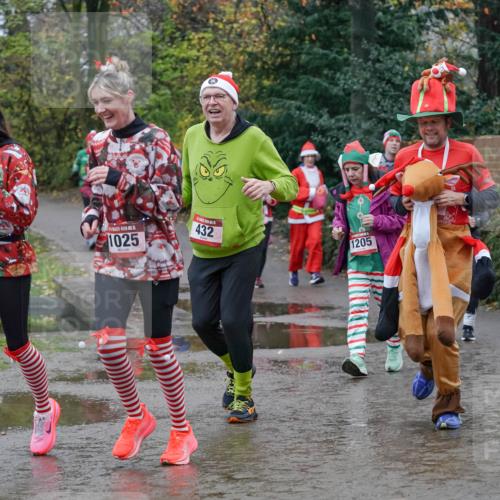 07.12.2025 - St. Pauli X-Mass-Run No. 15 Michael Burmester http://msf.ph/oto/9402710 07.12.2025 10:43:49 Laufen 024, 15, 1025, 432, 1205 meine-sportfotos.de