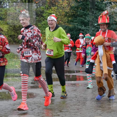 07.12.2025 - St. Pauli X-Mass-Run No. 15 Michael Burmester http://msf.ph/oto/9402711 07.12.2025 10:43:49 Laufen 024, 1025, 432, 1205 meine-sportfotos.de