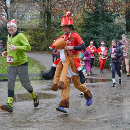 07.12.2025 - St. Pauli X-Mass-Run No. 15 Michael Burmester http://msf.ph/oto/9402716 07.12.2025 10:43:50 Laufen 432, 1211, 851 meine-sportfotos.de