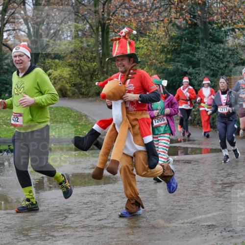 07.12.2025 - St. Pauli X-Mass-Run No. 15 Michael Burmester http://msf.ph/oto/9402717 07.12.2025 10:43:50 Laufen 432, 1205, 1211 meine-sportfotos.de