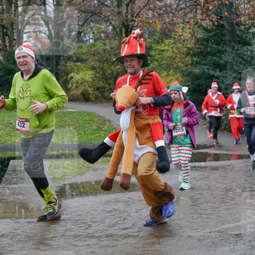 07.12.2025 - St. Pauli X-Mass-Run No. 15 Michael Burmester http://msf.ph/oto/9402718 07.12.2025 10:43:50 Laufen 15, 432, 1205, 1211, 00, 851 meine-sportfotos.de