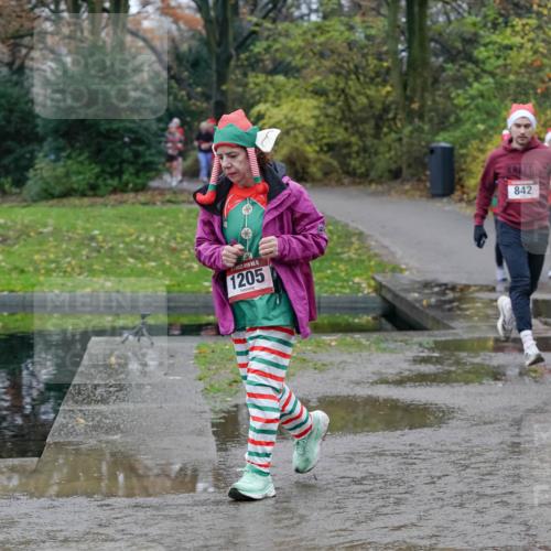 07.12.2025 - St. Pauli X-Mass-Run No. 15 Michael Burmester http://msf.ph/oto/9402723 07.12.2025 10:43:51 Laufen 15, 1205, 842, 121 meine-sportfotos.de