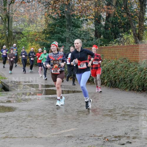 07.12.2025 - St. Pauli X-Mass-Run No. 15 Michael Burmester http://msf.ph/oto/9402748 07.12.2025 10:44:06 Laufen 00, 838, 837, 1611 meine-sportfotos.de