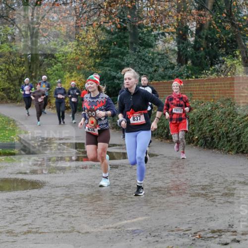 07.12.2025 - St. Pauli X-Mass-Run No. 15 Michael Burmester http://msf.ph/oto/9402750 07.12.2025 10:44:06 Laufen 00, 837, 1611, 838 meine-sportfotos.de