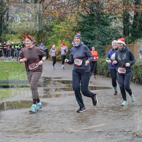 07.12.2025 - St. Pauli X-Mass-Run No. 15 Michael Burmester http://msf.ph/oto/9402787 07.12.2025 10:44:15 Laufen 1634, 1751, 1666, 1285 meine-sportfotos.de