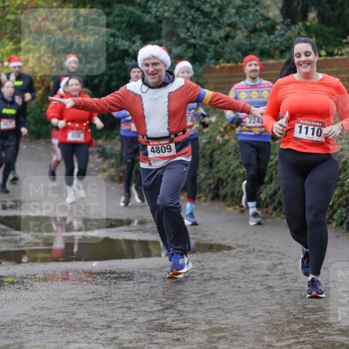 07.12.2025 - St. Pauli X-Mass-Run No. 15 Michael Burmester http://msf.ph/oto/9402803 07.12.2025 10:44:20 Laufen 4809, 224, 15, 1110 meine-sportfotos.de