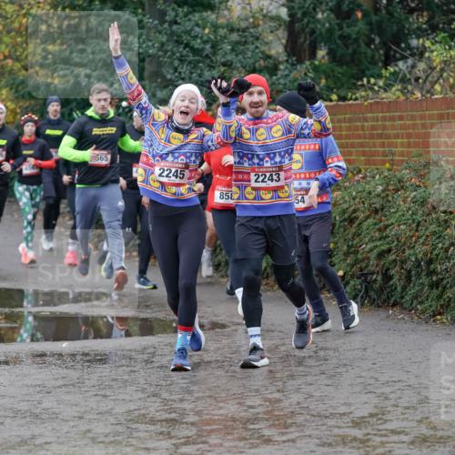 07.12.2025 - St. Pauli X-Mass-Run No. 15 Michael Burmester http://msf.ph/oto/9402813 07.12.2025 10:44:23 Laufen 4576, 4568, 4561, 565, 15, 2245, 2243, 858, 54 meine-sportfotos.de