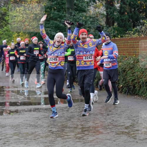 07.12.2025 - St. Pauli X-Mass-Run No. 15 Michael Burmester http://msf.ph/oto/9402817 07.12.2025 10:44:23 Laufen 4576, 5, 2245, 4570, 2243, 854 meine-sportfotos.de