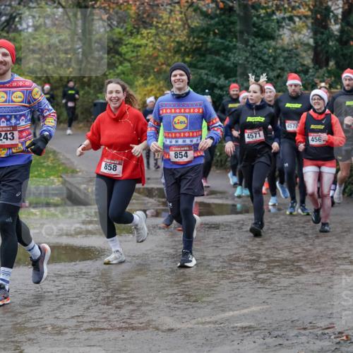 07.12.2025 - St. Pauli X-Mass-Run No. 15 Michael Burmester http://msf.ph/oto/9402826 07.12.2025 10:44:25 Laufen 15, 2243, 858, 4570, 4571, 456, 854 meine-sportfotos.de
