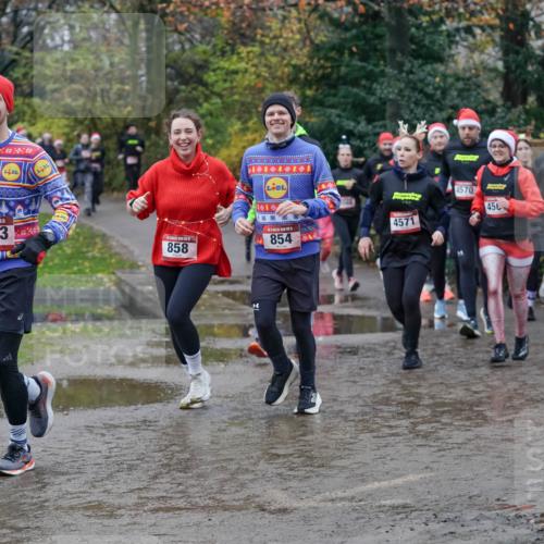 07.12.2025 - St. Pauli X-Mass-Run No. 15 Michael Burmester http://msf.ph/oto/9402827 07.12.2025 10:44:25 Laufen 5, 2243, 858, 854, 4571, 4570, 45, 1578 meine-sportfotos.de