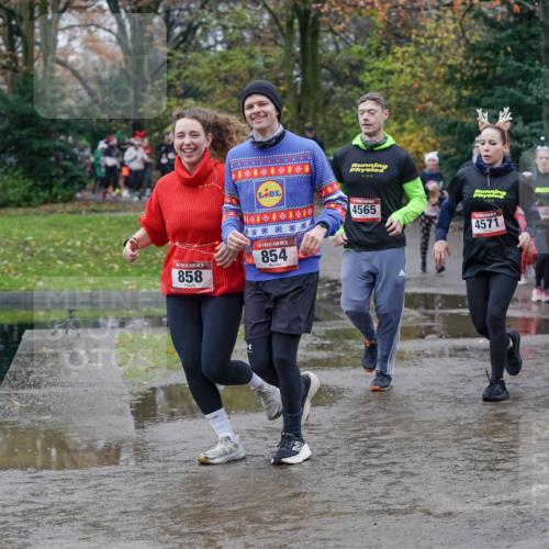 07.12.2025 - St. Pauli X-Mass-Run No. 15 Michael Burmester http://msf.ph/oto/9402829 07.12.2025 10:44:26 Laufen 3, 15, 858, 15, 854, 0, 4565, 0, 4561, 4571 meine-sportfotos.de