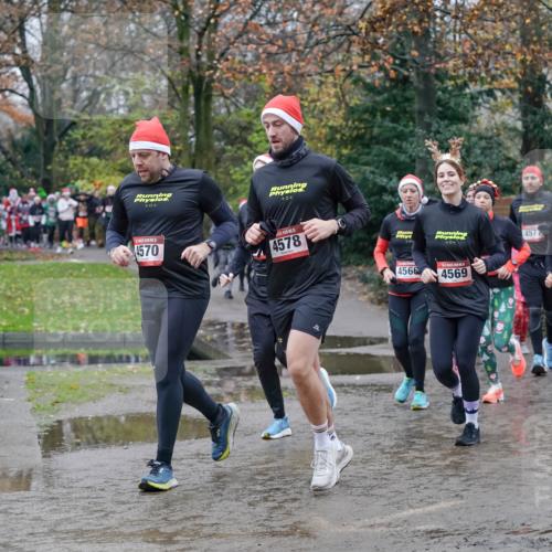 07.12.2025 - St. Pauli X-Mass-Run No. 15 Michael Burmester http://msf.ph/oto/9402842 07.12.2025 10:44:28 Laufen 0, 0, 4577, 4570, 5, 15, 4578, 0, 4566, 4569, 4563, 4573 meine-sportfotos.de