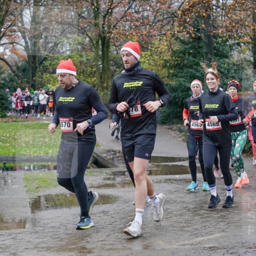 07.12.2025 - St. Pauli X-Mass-Run No. 15 Michael Burmester http://msf.ph/oto/9402843 07.12.2025 10:44:28 Laufen 0, 570, 78, 456, 4569, 1007, 4577, 4573, 4563 meine-sportfotos.de