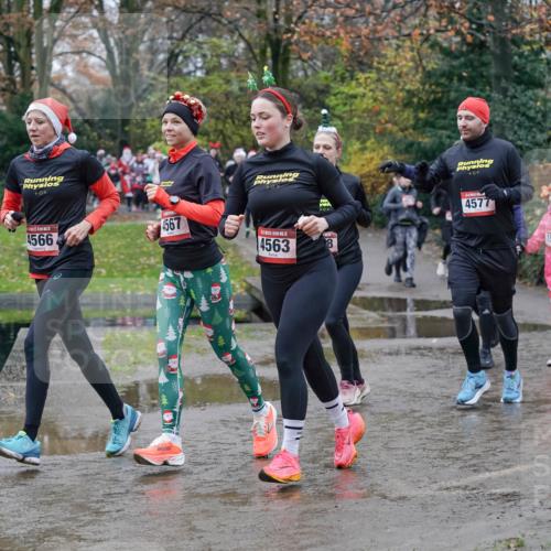 07.12.2025 - St. Pauli X-Mass-Run No. 15 Michael Burmester http://msf.ph/oto/9402851 07.12.2025 10:44:30 Laufen 0, 40, 4566, 4567, 15, 4563, 8, 0, 4577, 1584, 4573, 1559 meine-sportfotos.de