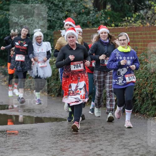 07.12.2025 - St. Pauli X-Mass-Run No. 15 Michael Burmester http://msf.ph/oto/9402880 07.12.2025 10:44:38 Laufen 502, 271, 273, 15, 784, 574 meine-sportfotos.de