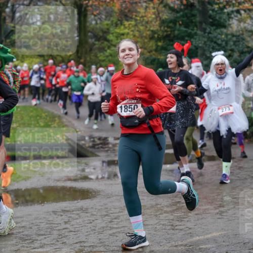 07.12.2025 - St. Pauli X-Mass-Run No. 15 Michael Burmester http://msf.ph/oto/9402895 07.12.2025 10:44:42 Laufen 44, 15, 1850, 273, 1208 meine-sportfotos.de
