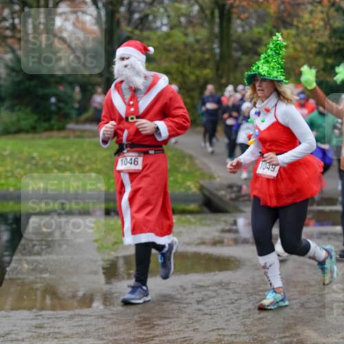 07.12.2025 - St. Pauli X-Mass-Run No. 15 Michael Burmester http://msf.ph/oto/9402919 07.12.2025 10:44:47 Laufen 1049, 1046 meine-sportfotos.de